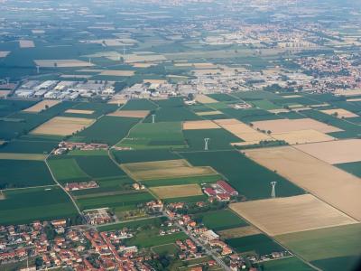 This study shows that cities affect land use change in nearby regions as well as in distant regions. Image courtesy of Pexels. 