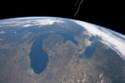 Variations in surface temperatures of the Great Lakes influence the atmosphere both locally and regionally.