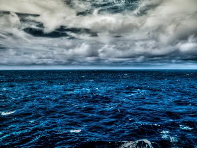 Researchers discovered multiple types of oscillations in the Southern Hemisphere that produce regional periodicity in wave activity. 