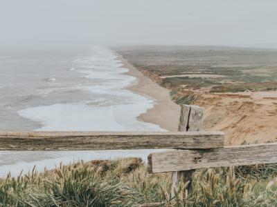 Studying and projecting precipitation changes in California often reveals uncertainty under climate warming. Researchers found a sharpened seasonal cycle of both extreme and non-extreme precipitation that has significant implications for flooding, drought, and wildfires in California. 